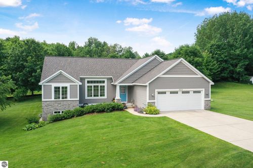 9314 E Summerfield Dr, Traverse City, MI, 49684-7538 | Card Image