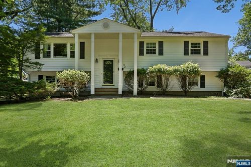 24 Cherry Hill Rd, Livingston, NJ, 07039-2404 | Card Image