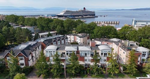 {{alt}} | Card Image