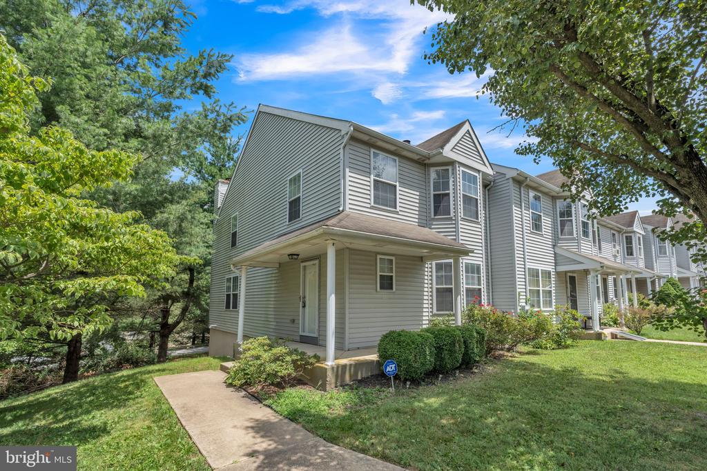 Thia Ct, Coatesville, PA 19320