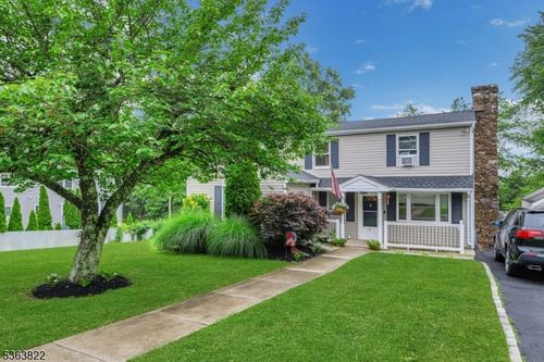4 Cedar Rd, Montville, NJ, 07045-9509 | Card Image