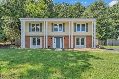 4005 Chaparral Dr, Roanoke, VA, 24018-4842 | Card Image