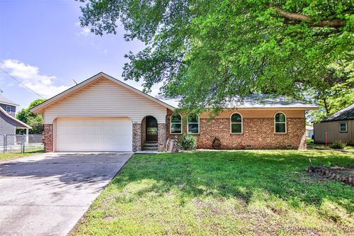 210 N Wyandotte, Locust Grove, OK, 74352-5033 | Card Image