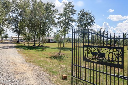 326 W Wire Road, Perkinston, MS, 39573 | Card Image