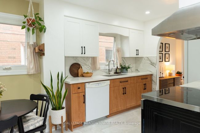32 Clarridge Crt, House other with 4 bedrooms, 3 bathrooms and 2 parking in Brampton ON | Image 9
