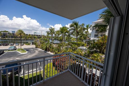 apt-205-1750 S Ocean Ln, Fort Lauderdale, FL, 33316-3750 | Card Image