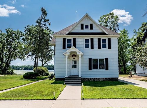 280 Lake Ave, Montello, WI, 53949-9201 | Card Image