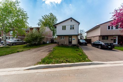 12 Greenhills Sq, Brampton, ON, L6S2J4 | Card Image