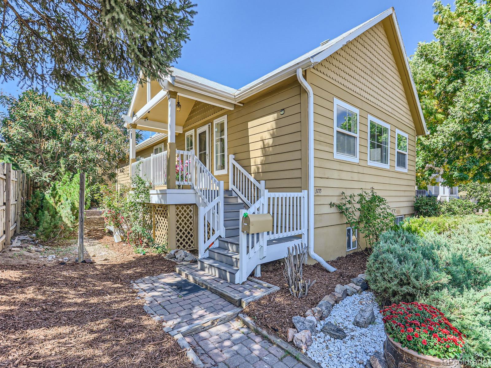 Logan St, Englewood, CO 80113