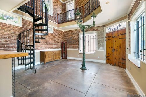 1670 North St, Baton Rouge, LA, 70802-3770 | Card Image