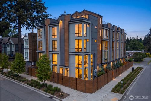 12002 31st Ave Ne, Seattle, WA, 98125-5502 | Card Image