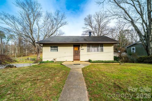 298 School Rd E, Asheville, NC, 28803-9692 | Card Image
