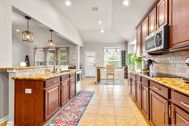 917 Miraflores, House other with 3 bedrooms, 4 bathrooms and null parking in Cibolo TX | Image 19