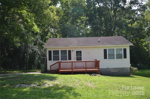 104 S Gregory St, Lancaster, SC, 29720-2689 | Card Image