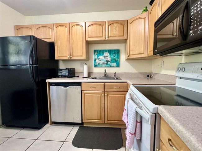 APT-203 - 504 Gardens Dr, Condo with 2 bedrooms, 1 bathrooms and null parking in Pompano Beach FL | Image 7