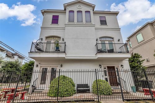 5501 Petty St, Houston, TX, 77007-1838 | Card Image