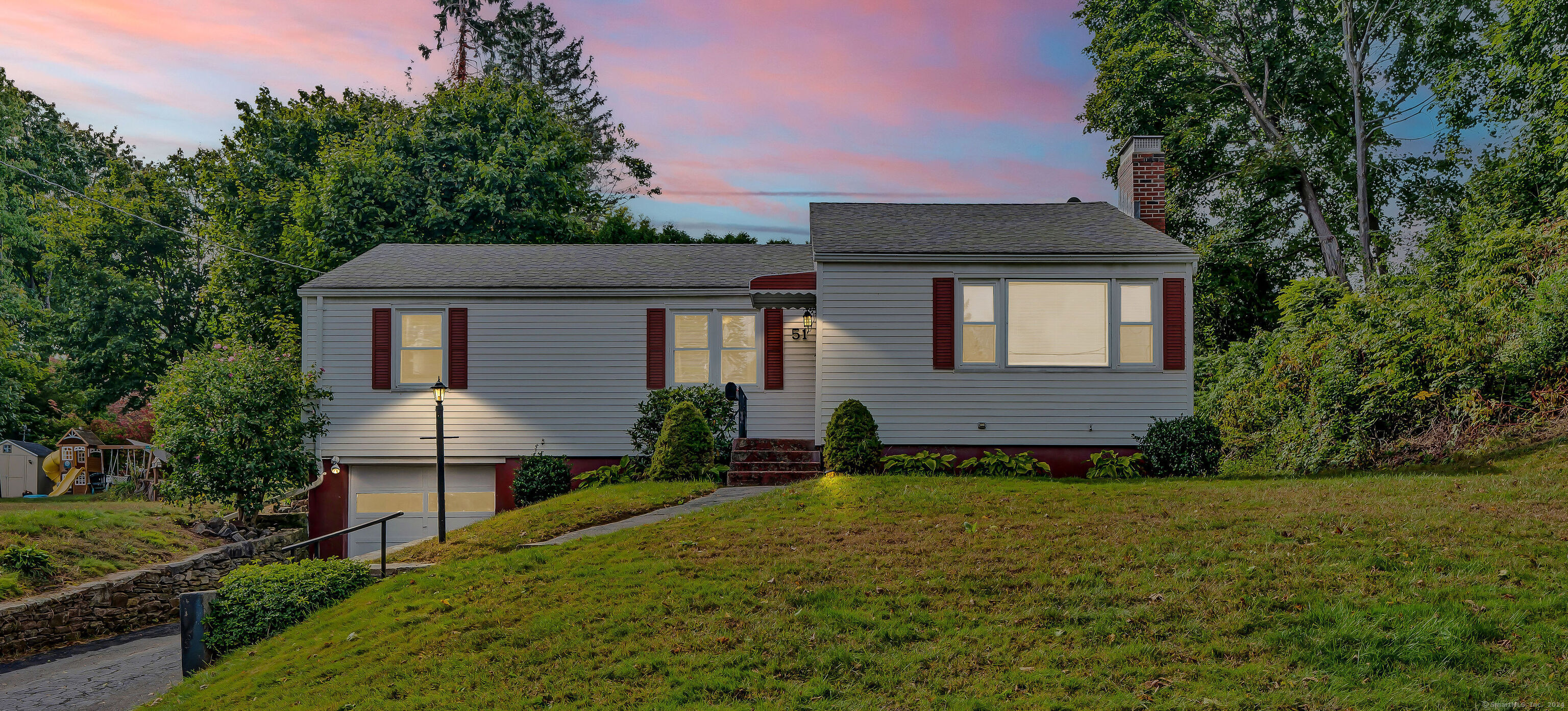 Homecrest St, Newington, CT 06111