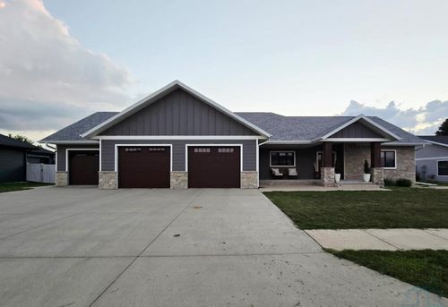 530 Larkspur Way, Sheldon, IA, 51201-8534 | Card Image