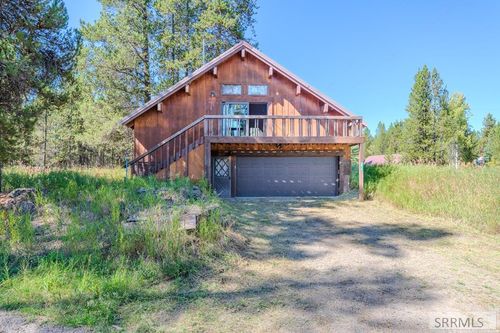 2813 E Pinehaven Dr, Island Park, ID, 83429-5065 | Card Image