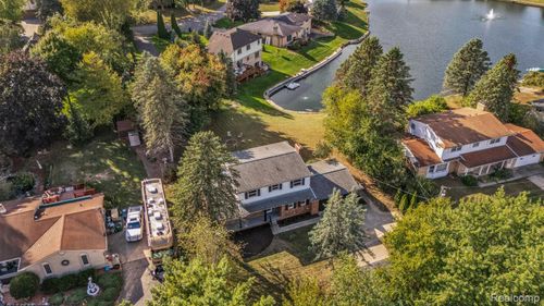54011 Mound Rd, Shelby Twp, MI, 48316-1732 | Card Image