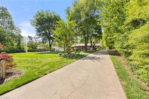2216 Whites Mill Rd, High Point, NC, 27265-9626 | Card Image