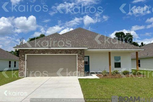 13745 Pinyon Dr, Denham Springs, LA, 70726-8846 | Card Image