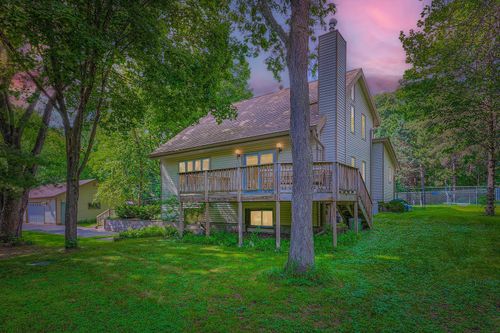 9480 206th St N, Forest Lake, MN, 55025-9202 | Card Image