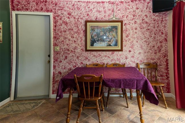 14 Dee St, House other with 3 bedrooms, 2 bathrooms and 2 parking in Moro IL | Image 10