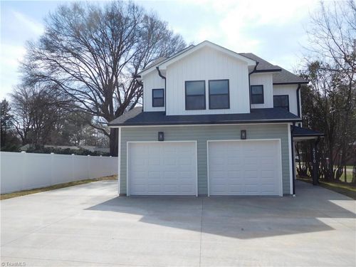 4210 Country Club Rd, Winston Salem, NC, 27104-3604 | Card Image