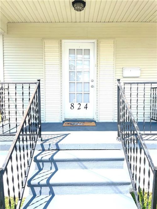 824 Carmadelle St, Marrero, LA, 70072-1322 | Card Image