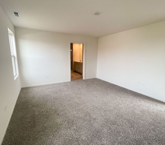 8 International Way, House other with 3 bedrooms, 3 bathrooms and 2 parking in Joliet IL | Image 6