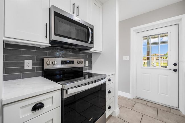 8727 Bay Crest Ln, House other with 3 bedrooms, 2 bathrooms and null parking in TAMPA FL | Image 7