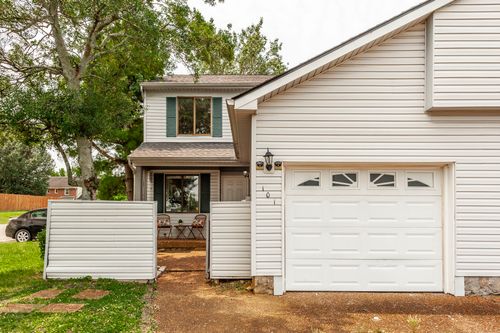 101 Maple Way N, Hendersonville, TN, 37075-3947 | Card Image