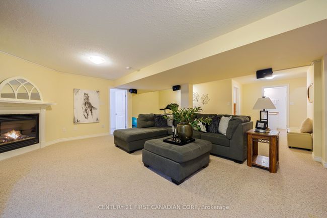14 Oakwood Links Lane, Condo with 4 bedrooms, 3 bathrooms and 2 parking in Grand Bend ON | Image 27