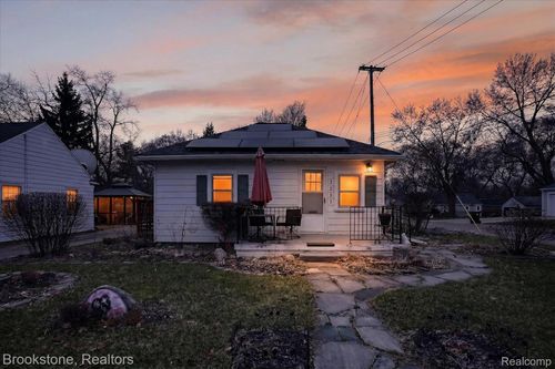 3233 Turner St, Lansing, MI, 48906-3126 | Card Image