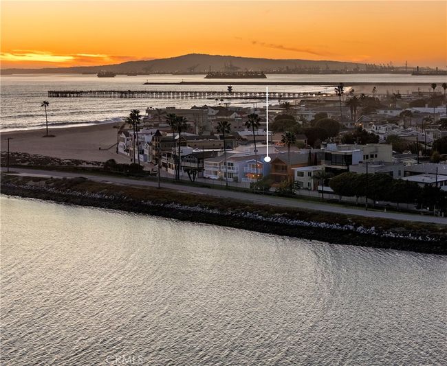 1627 Seal Way, House other with 3 bedrooms, 4 bathrooms and 4 parking in Seal Beach CA | Image 31