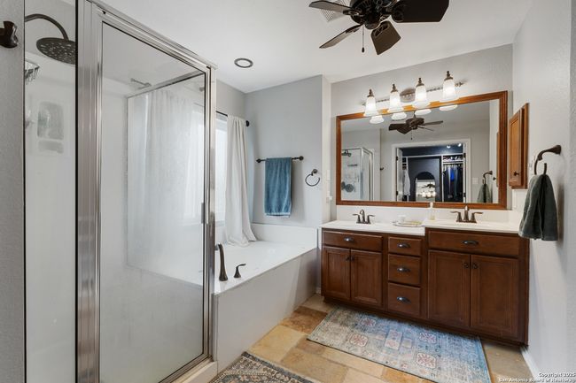 8902 Burnt Path, House other with 3 bedrooms, 3 bathrooms and null parking in Helotes TX | Image 20