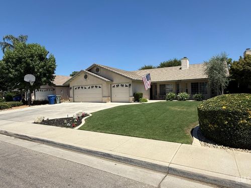 11016 Martingale Drive, Bakersfield, CA, 93312 | Card Image