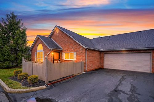 21-6836 Newrock Dr, New Albany, OH, 43054-8394 | Card Image