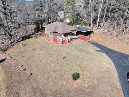 318 W Blue Ridge St, Stuart, VA, 24171-1528 | Card Image