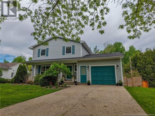 152 Case St, Fredericton, NB, E3B7E2 | Card Image