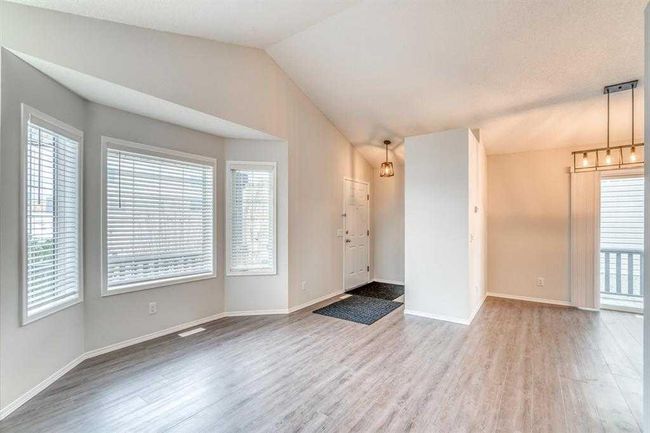 32 Arbour Crest Dr Nw, House detached with 3 bedrooms, 3 bathrooms and 2 parking in Calgary AB | Image 11