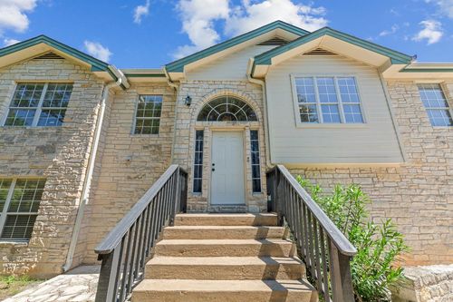 18682 Champions Cir, Lago Vista, TX, 78645-8621 | Card Image