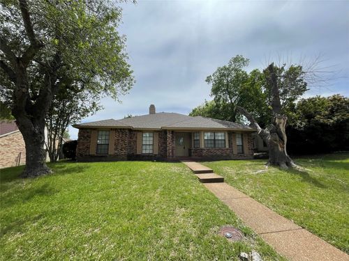 1052 Twin Falls Dr, Desoto, TX, 75115-1402 | Card Image