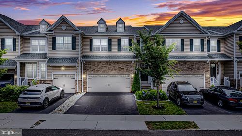 18 Larkspur Ln, MONROE TOWNSHIP, NJ, 08831-7301 | Card Image