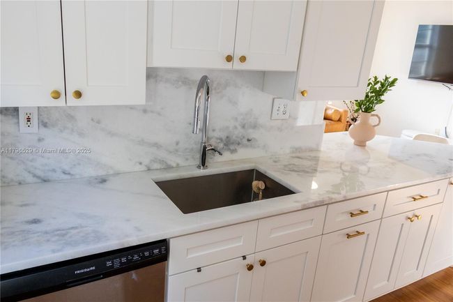APT-3302 - 520 Se 5 Th Ave, Condo with 3 bedrooms, 2 bathrooms and null parking in Fort Lauderdale FL | Image 12