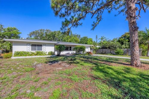 5201 Stevens Dr, SARASOTA, FL, 34234-2729 | Card Image