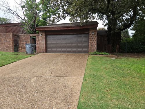 7807 High Oaks Cir, Dallas, TX, 75231-4617 | Card Image