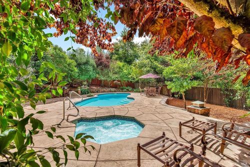 5739 Owls Nest Dr, Santa Rosa, CA, 95409-4349 | Card Image