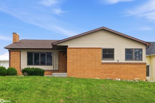 806 Oswego St, Tama, IA, 52339-2042 | Card Image